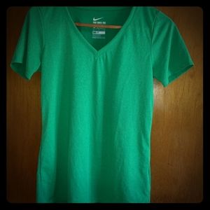 Nike Dri-Fit Tee size M